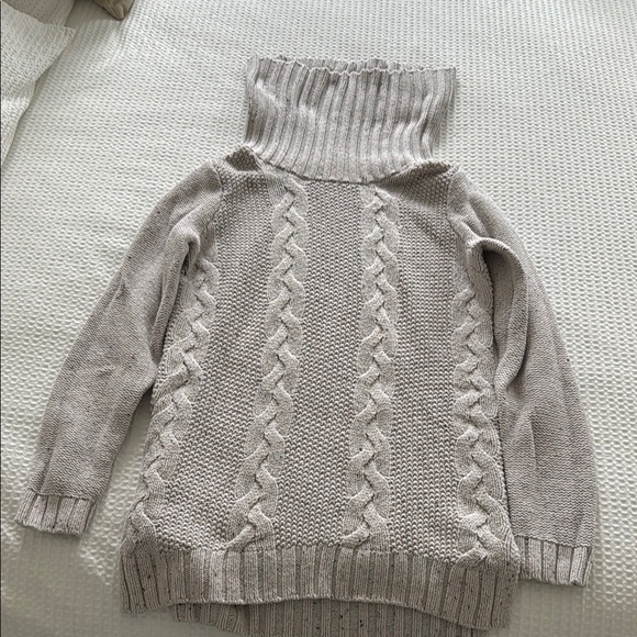 Old Navy Sweaters - Cozy Gray Cable Knit Turtleneck Sweater